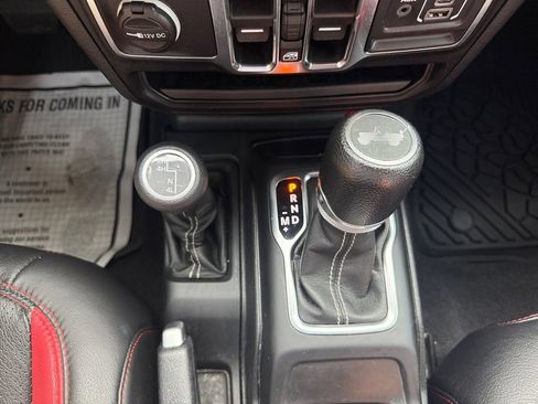 Used 2021 Jeep Wrangler Unlimited Sahara AWD/4WD image 27