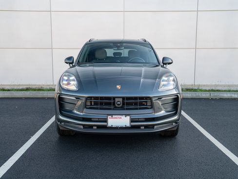 Used 2025 Porsche Macan image 6