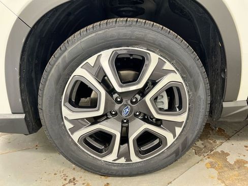 Used 2023 Subaru Ascent Limited image 27