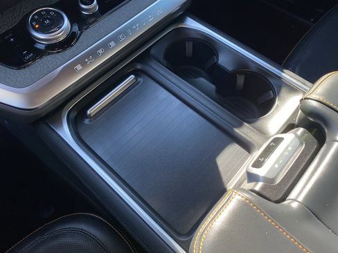 Used 2025 Ford Expedition Tremor image 34