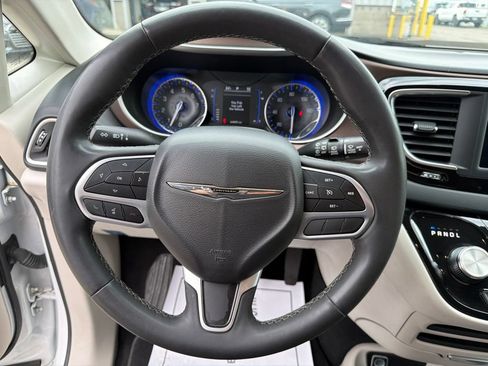 Used 2023 Chrysler Voyager LX FWD image 12
