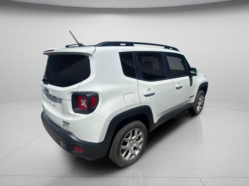 Used 2017 Jeep Renegade Latitude AWD/4WD image 9