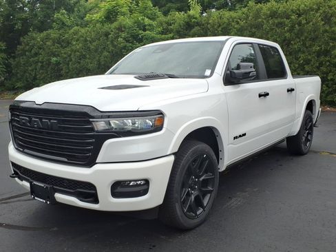 New 2026 RAM 1500 Laramie AWD/4WD image 3