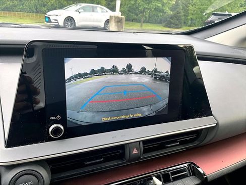 Used 2023 Toyota Prius Prime FWD image 19