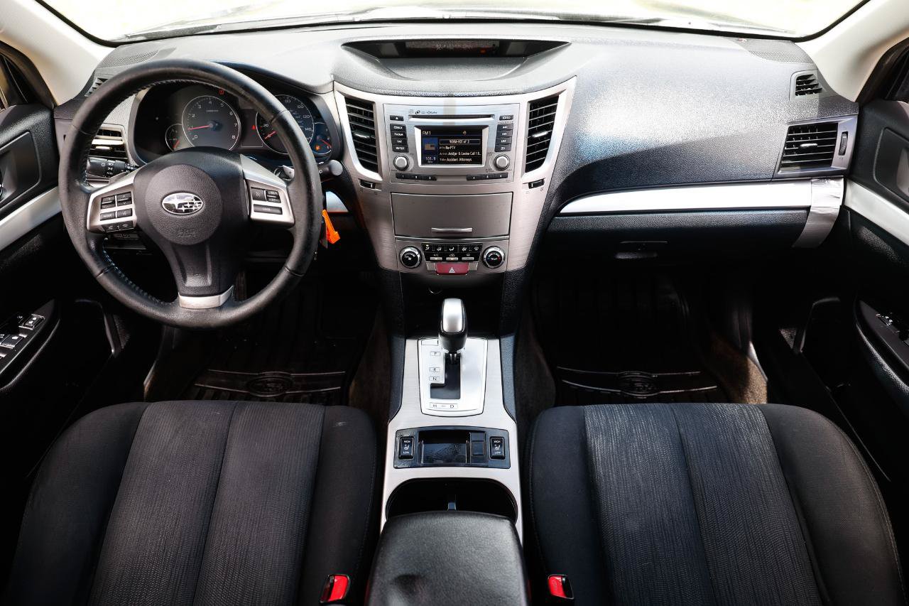 Used 2014 Subaru Outback 2.5i Premium AWD/4WD image 2
