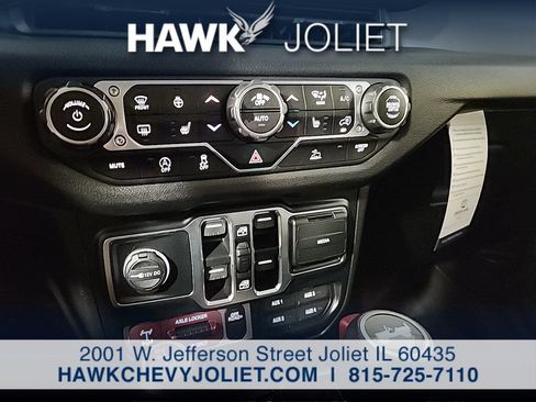 Used 2024 Jeep Wrangler Unlimited Sport AWD/4WD image 17