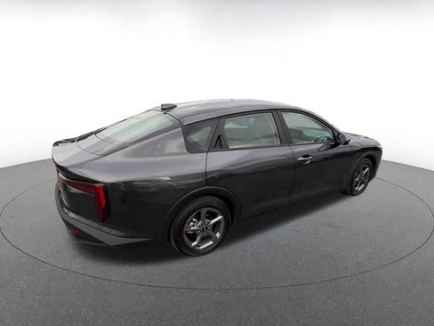 Used 2025 Kia K4 LXS image 15