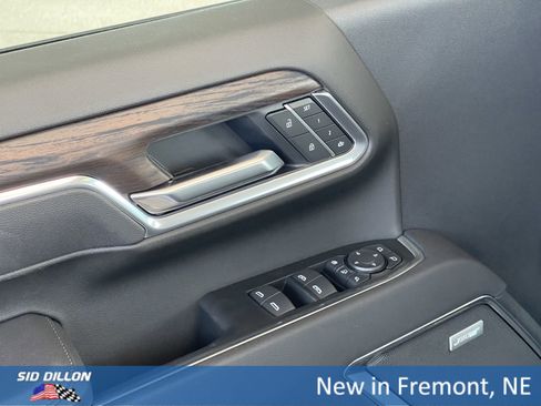 New 2025 GMC Sierra 2500 SLT w/ SLT Premium Package image 7