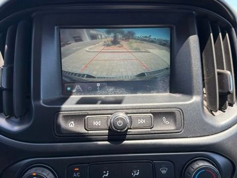 Used 2018 Chevrolet Colorado W/T w/ WT Convenience Package AWD/4WD image 9