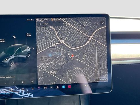 Used 2025 Tesla Model Y Long Range AWD/4WD image 11