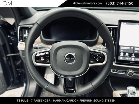 Used 2026 Volvo XC90 T8 Plus w/ Protection Package Premier AWD/4WD image 32