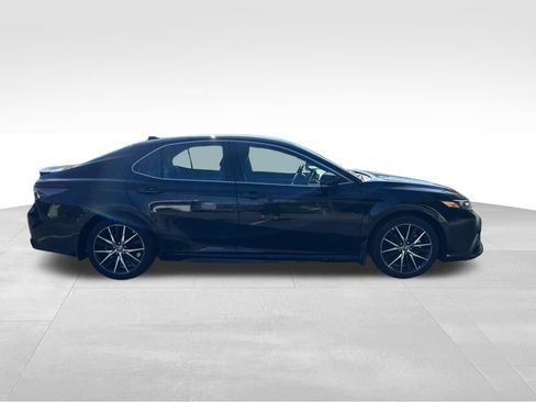 Used 2024 Toyota Camry SE FWD image 6