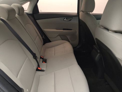 Used 2020 Kia Forte LXS FWD image 19