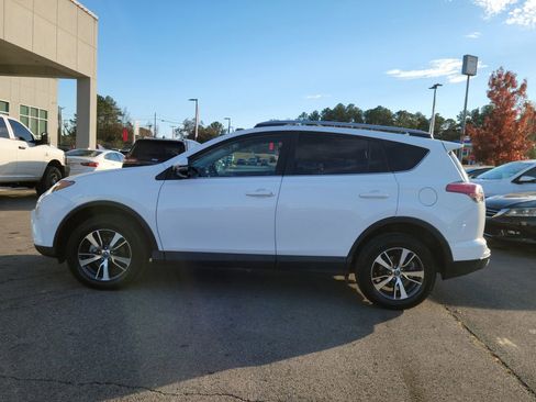 Used 2018 Toyota RAV4 XLE image 6