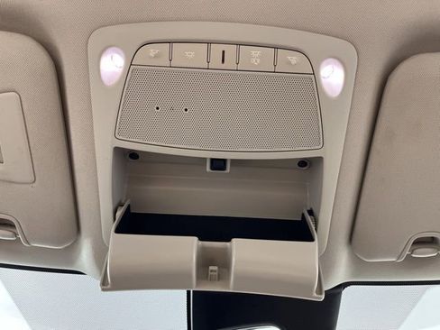 Used 2020 Nissan Rogue SV image 35