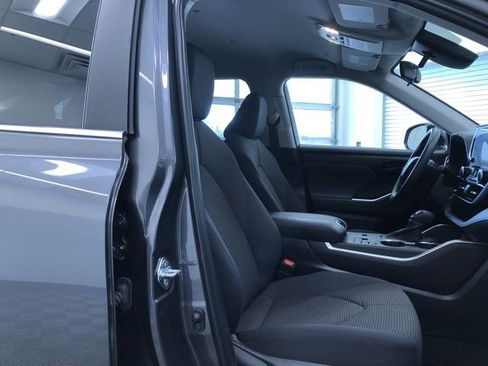 Certified 2023 Toyota Highlander L image 21