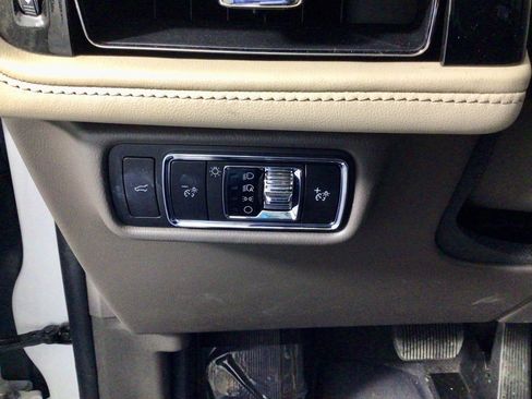 Used 2023 Lincoln Aviator Reserve w/ Equipment Group 201A image 18