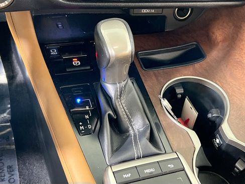 Used 2021 Lexus RX 350L Premium w/ Premium Package image 16