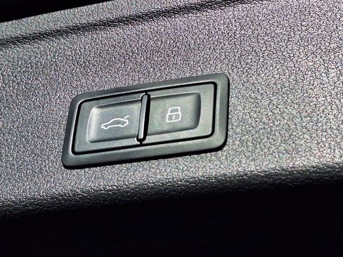 Used 2019 Audi A4 2.0T allroad Premium Plus w/ Premium Plus Package image 32