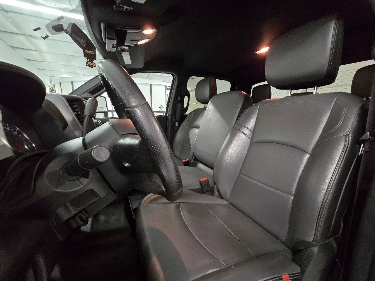 Used 2024 RAM 2500 Tradesman w/ Chrome Appearance Group AWD/4WD image 12
