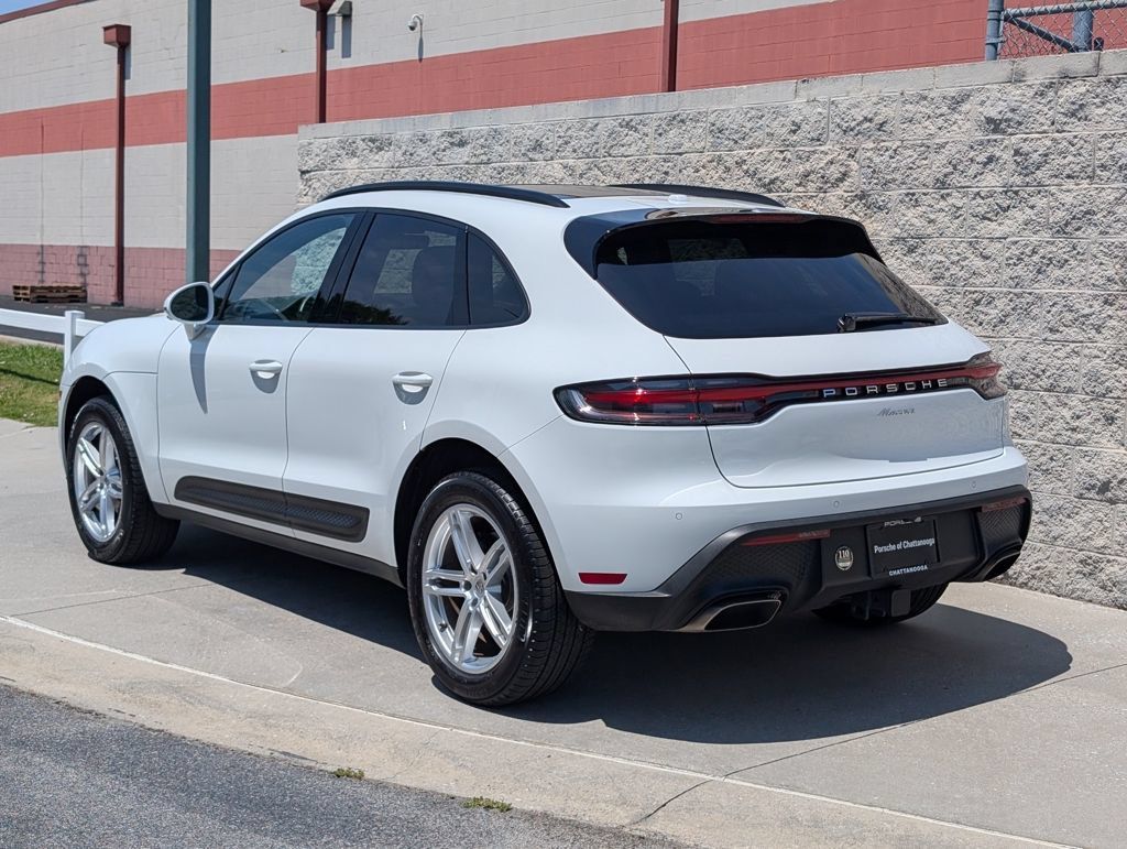 Used 2026 Porsche Macan AWD/4WD image 3