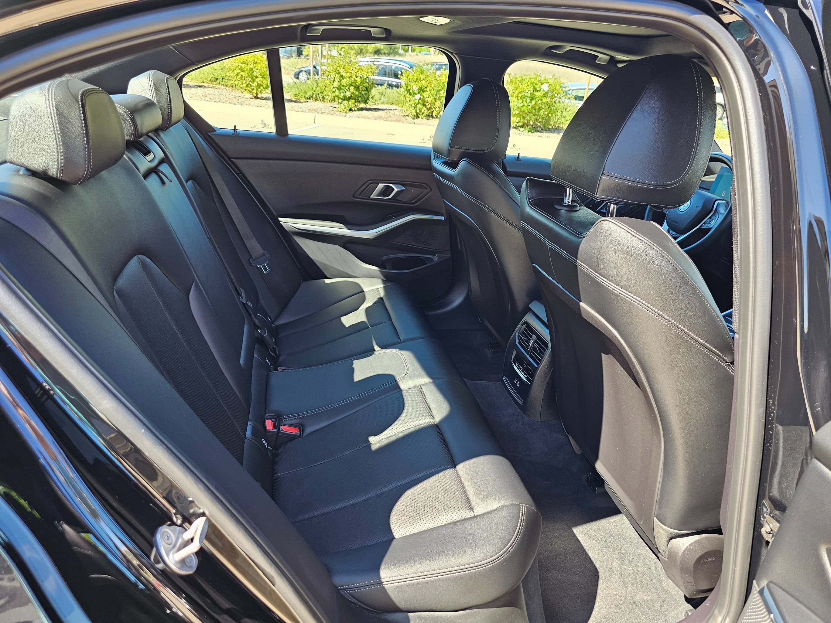 Used 2024 BMW 330e xDrive AWD/4WD image 32