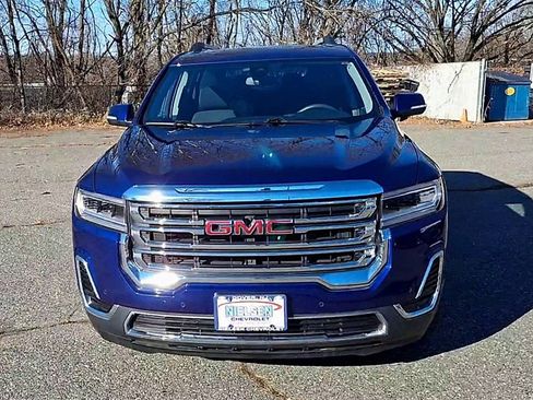 Certified 2023 GMC Acadia SLE w/ Driver Convenience Package image 3