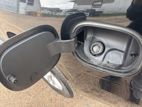 Used 2025 Chevrolet Tahoe LT AWD/4WD image 16