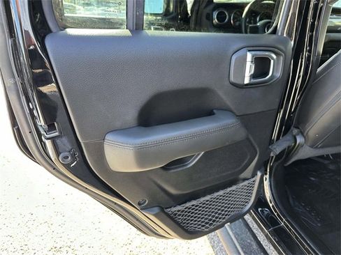 Certified 2021 Jeep Wrangler Unlimited Sahara image 18