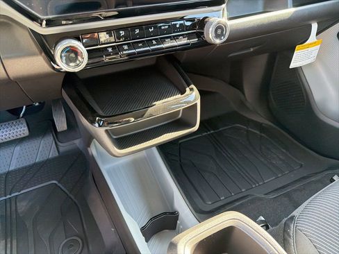New 2027 Chevrolet Bolt LT w/ Comfort Package FWD image 27