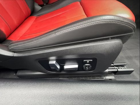 Used 2023 BMW 840i Coupe w/ Driving Assistance Package RWD image 28