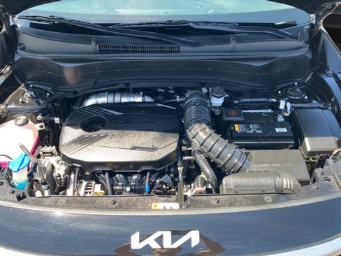 Certified 2022 Kia Seltos SX w/ Sunroof Package AWD/4WD image 28