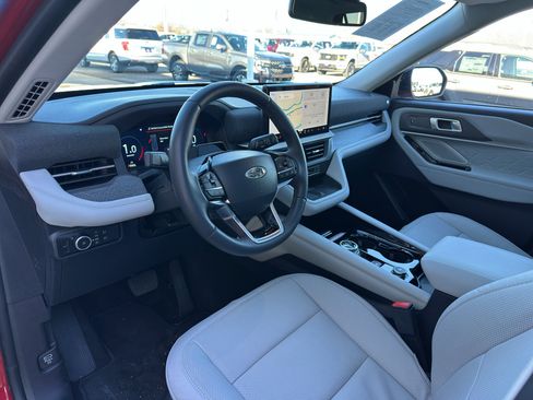 Used 2025 Ford Explorer Platinum w/ Ultimate Package image 13