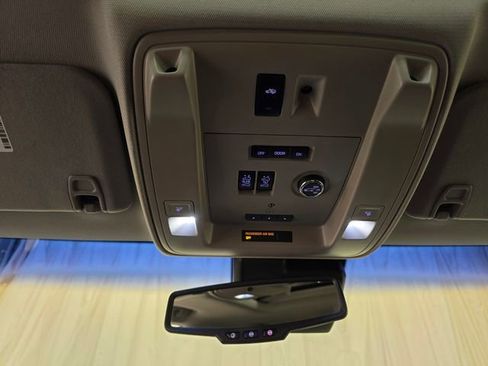 Used 2016 Cadillac Escalade Premium image 27