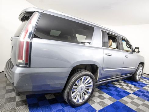 Used 2018 Cadillac Escalade ESV Platinum AWD/4WD image 5