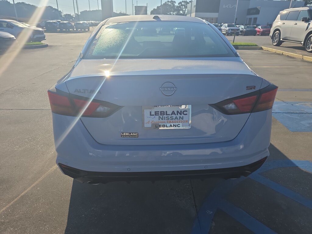 New 2026 Nissan Altima 2.5 SR FWD image 2