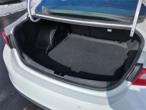 Certified 2022 Chevrolet Malibu RS image 25