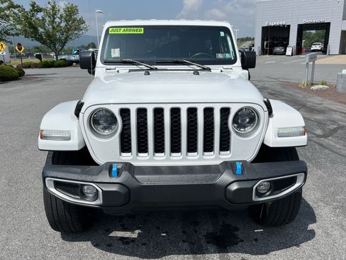 Used 2023 Jeep Wrangler Unlimited Sahara w/ Cold Weather Group AWD/4WD image 9