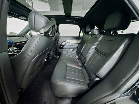 Used 2025 Land Rover Range Rover Sport SE image 22