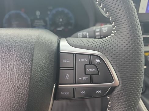 Used 2026 Toyota Sienna XSE FWD image 22