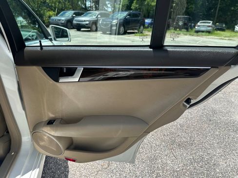 Used 2014 Mercedes-Benz C 250 Sedan image 16