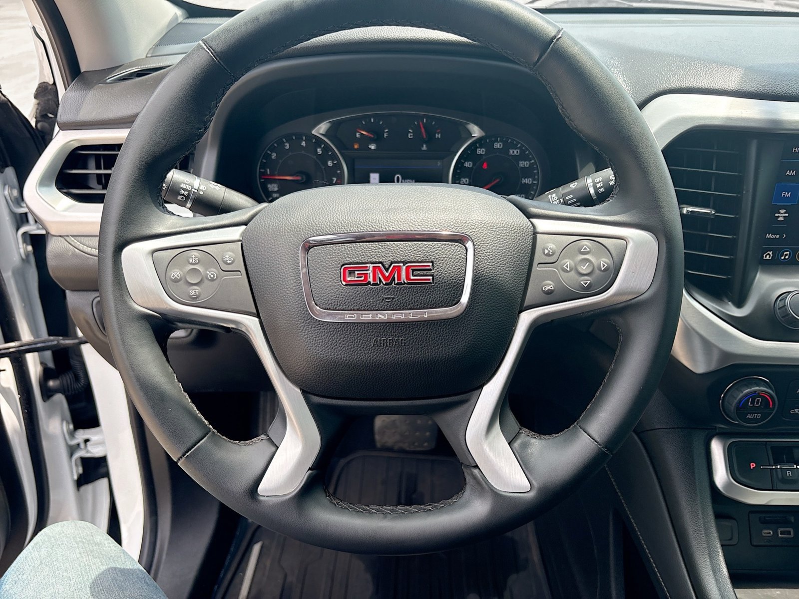 Used 2023 GMC Acadia SLT w/ Elevation Edition AWD/4WD image 11