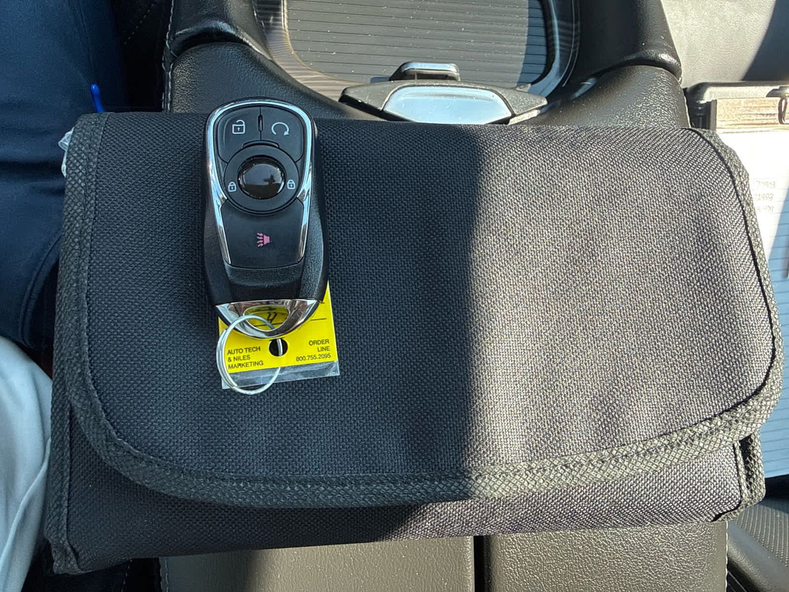 Used 2020 Buick Envision Essence FWD image 25