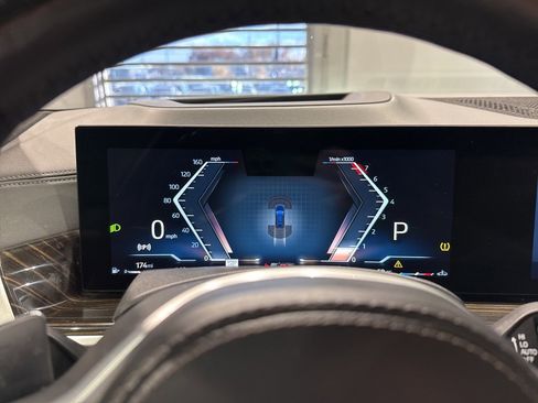 Used 2024 BMW X7 xDrive40i w/ M Sport Package image 30