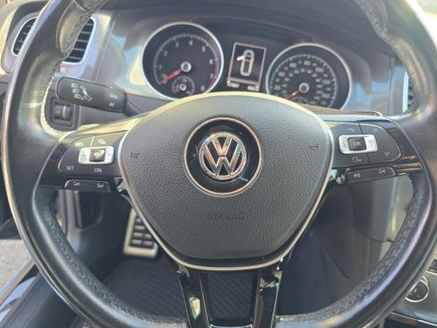 Used 2017 Volkswagen Golf Alltrack S image 29