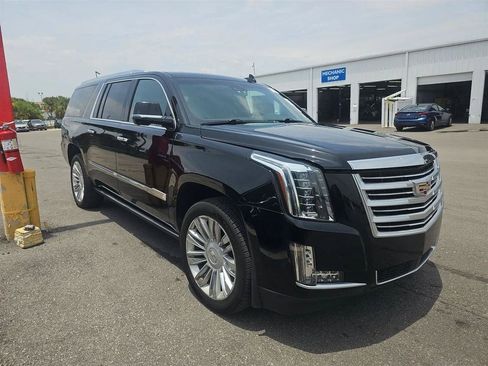 Used 2016 Cadillac Escalade ESV Platinum AWD/4WD image 3