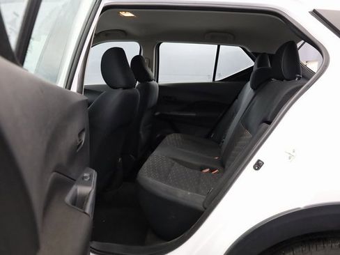 Used 2022 Nissan Kicks S image 23