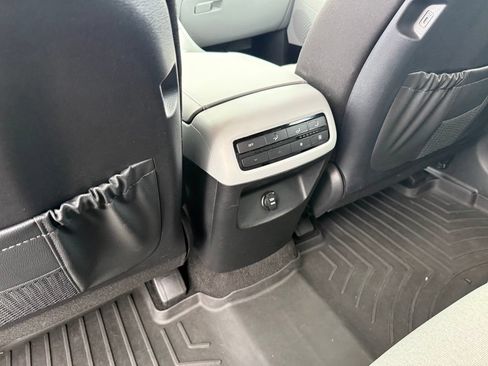 Used 2023 Hyundai Palisade SE w/ Cargo Package AWD/4WD image 6