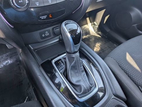 Used 2019 Nissan Rogue Sport S w/ Appearance Package AWD/4WD image 13