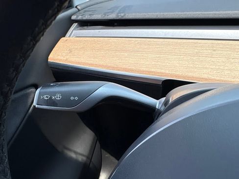 Used 2020 Tesla Model Y Long Range AWD/4WD image 27